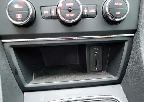 Seat Leon cena 74899 przebieg: 91248, rok produkcji 2016 z Warszawa małe 781